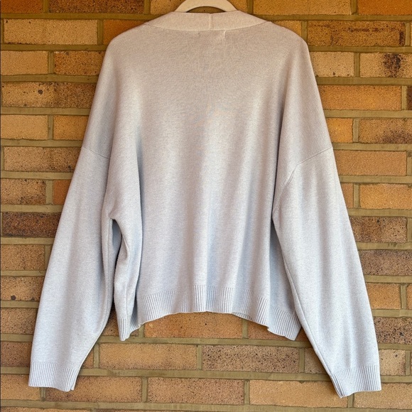 H&M Women's Light Gray oversized wool blend v neck Cardigan Sweater L - Picture 6 of 7